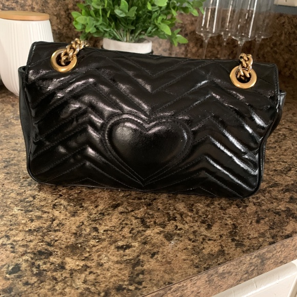 GG Marmont Medium Shoulder Bagu - Picture 2 of 8